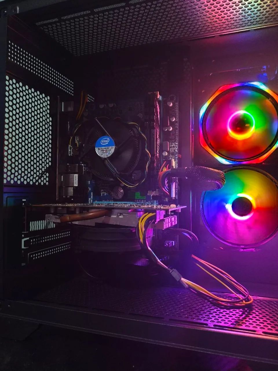 PC GAMER RGB - Foto 2