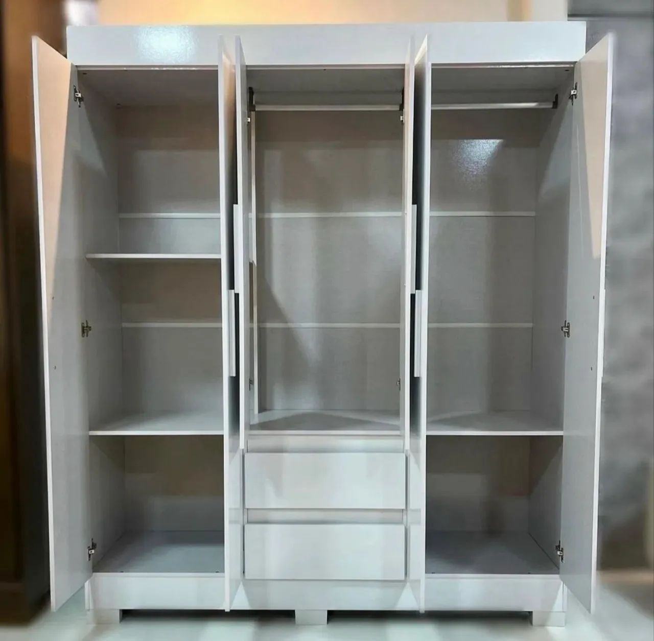 GUARDA ROUPA MAYA 6 PORTAS  - Foto 3