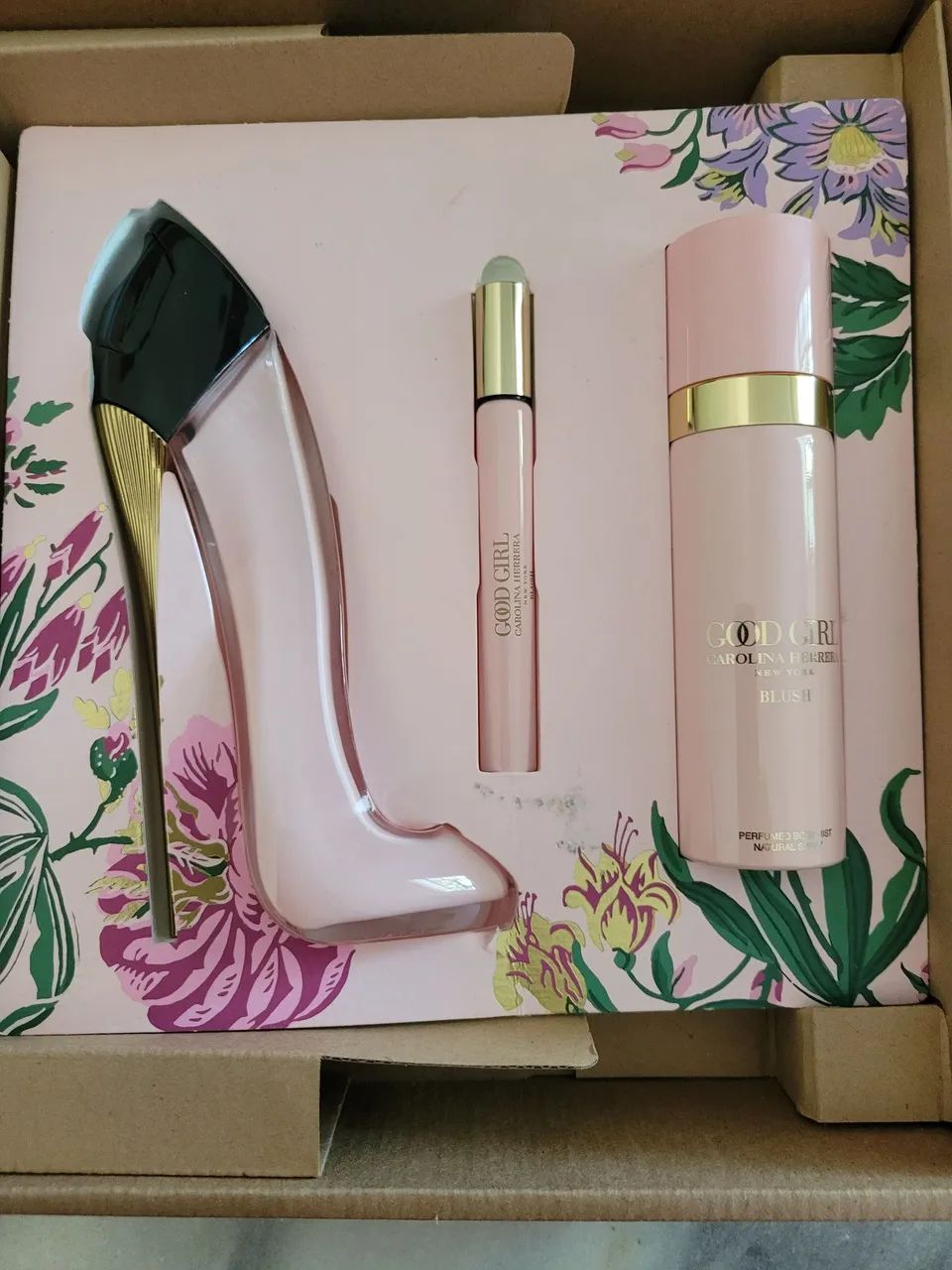 Kit Carolina Herrera Blush Set - Top Fragrance Collection  - Foto 2