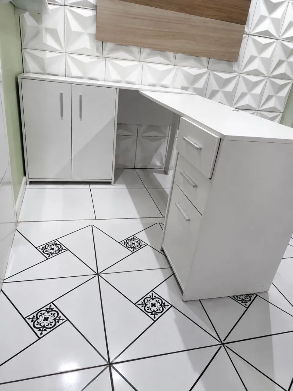 Mesa de escritório bonita 