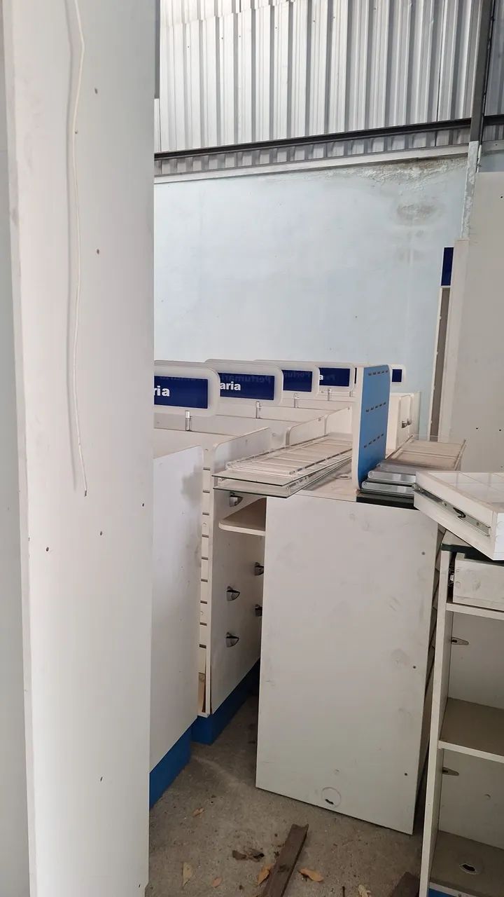 Vendo instalação completa pra farmácia fabricante Buzzatos - Foto 2