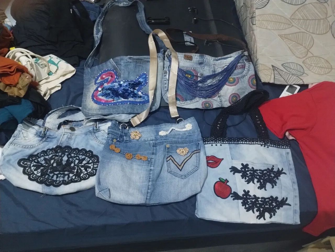Lote de bolsas e roupas  - Foto 2