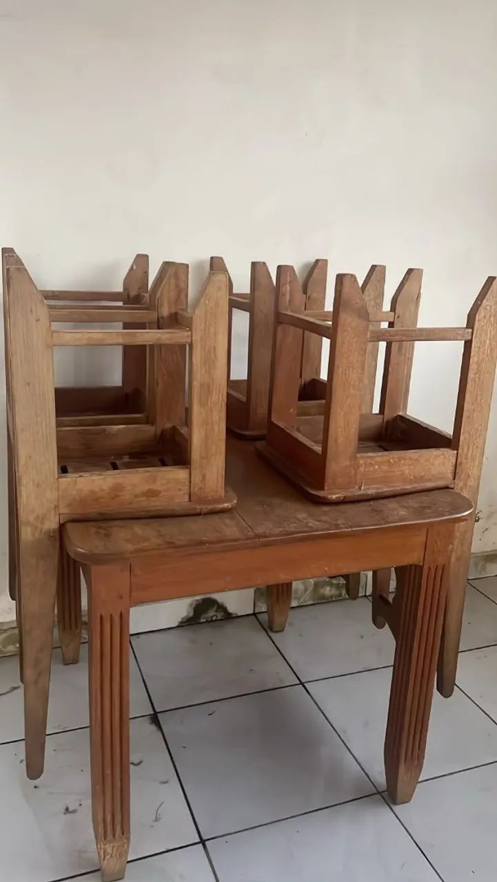Jogo de mesa 4 lugares de Madeira