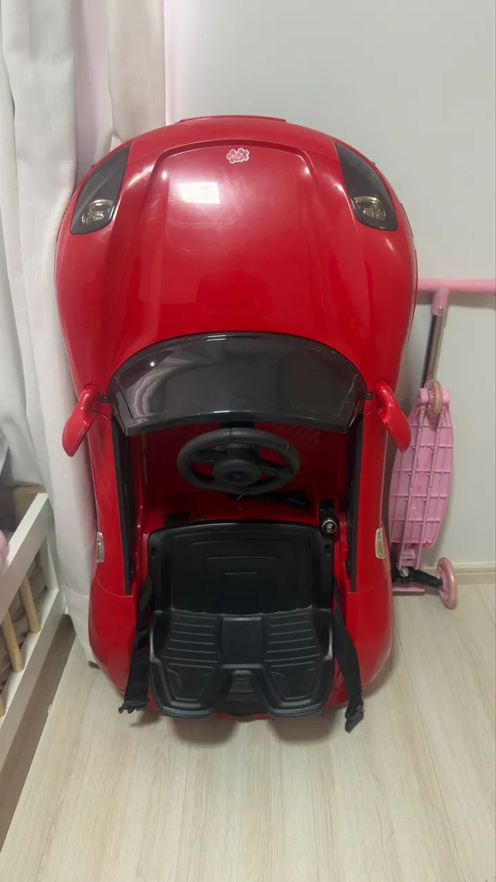 Carrinho infantil elétrico e controle 