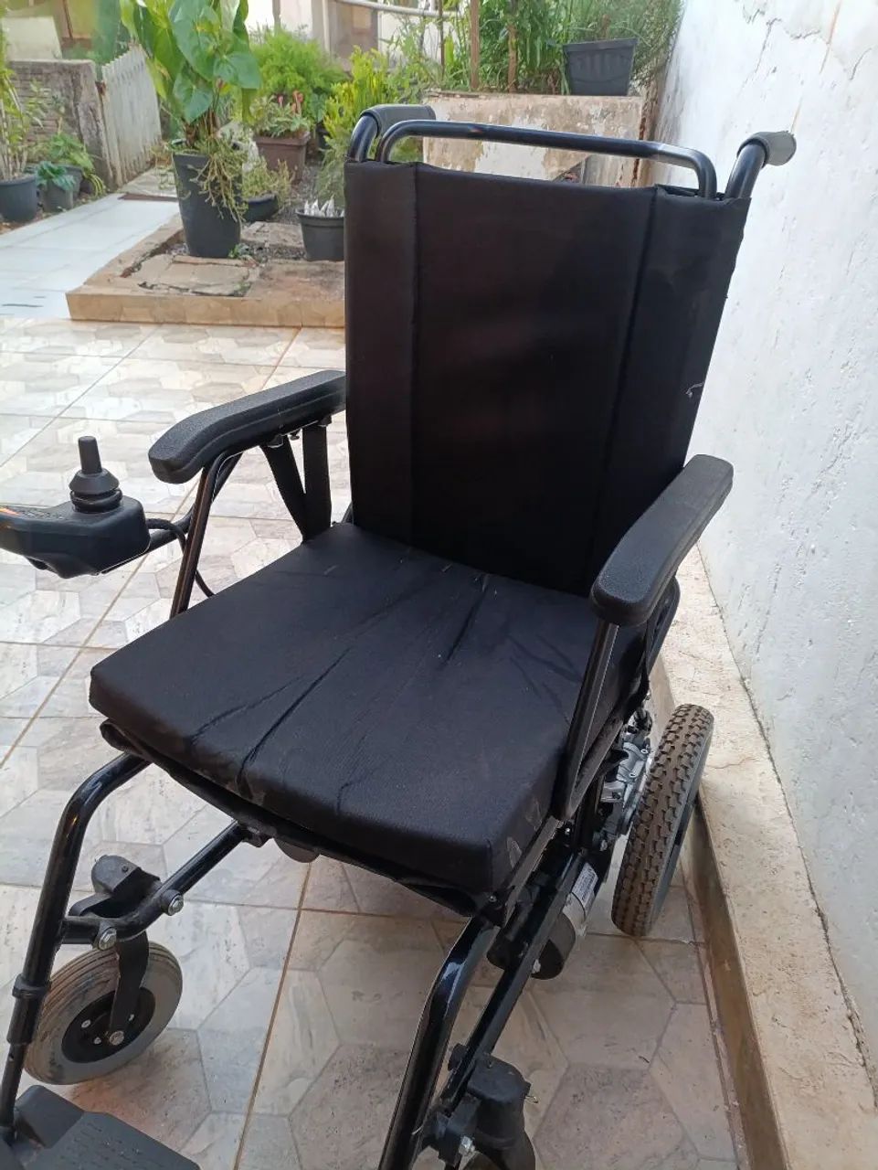 Cadeira de rodas motorizada - Foto 5