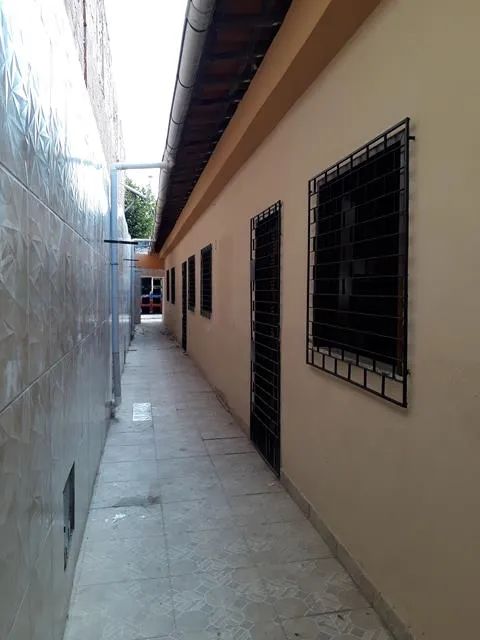 Quitinete com 20 m² , com quarto, banheiro e cozinha. Água e luz individualizada, em uma e - Foto 3