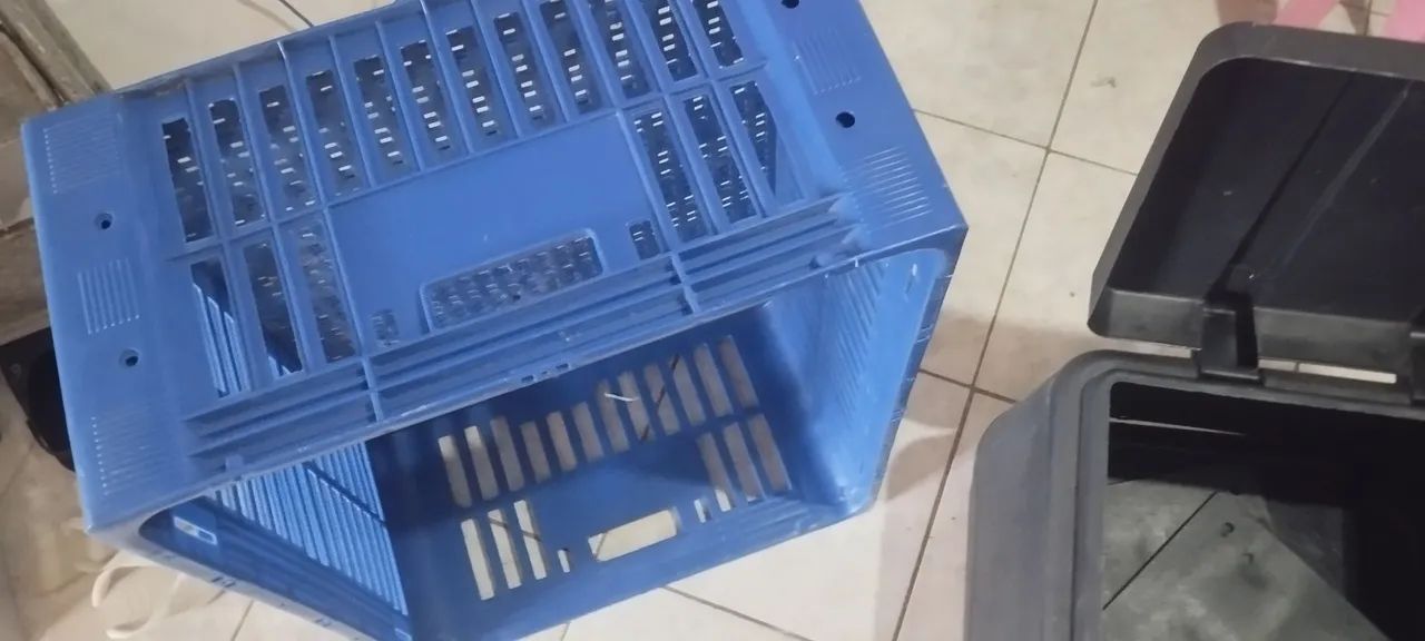 Caixote Plástico Grande / Baú de Feira ~110L com Capa Protetora - Usado - Foto 2