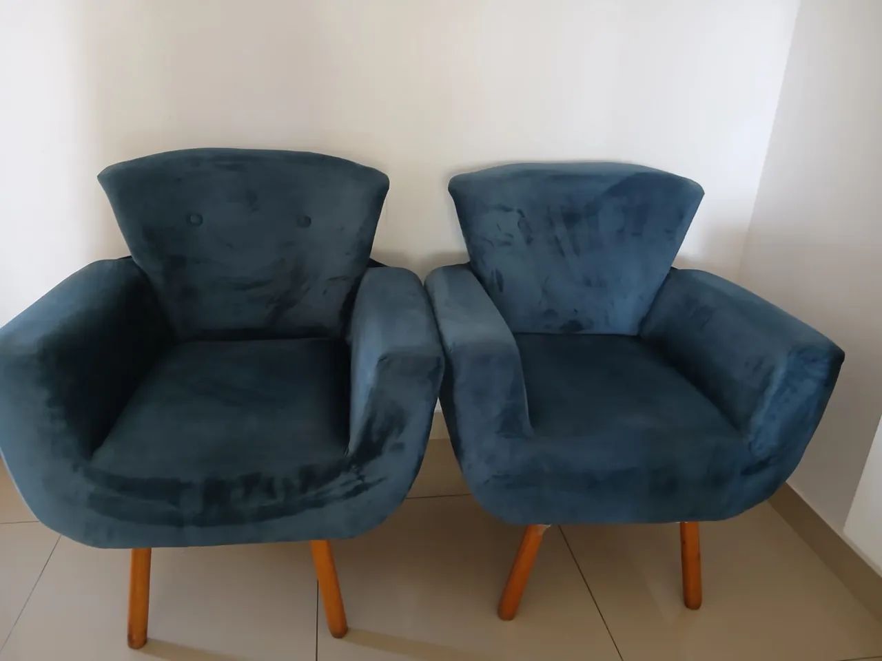 Cadeiras tipo poltronas