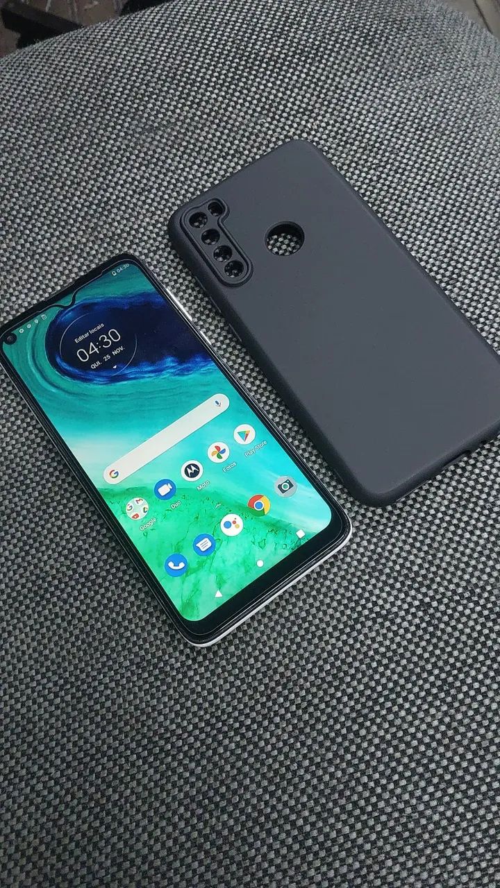 Moto G8 