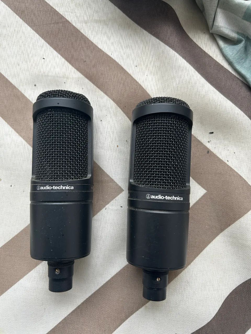 Par de Microfone AT2020 AudioTechinica 