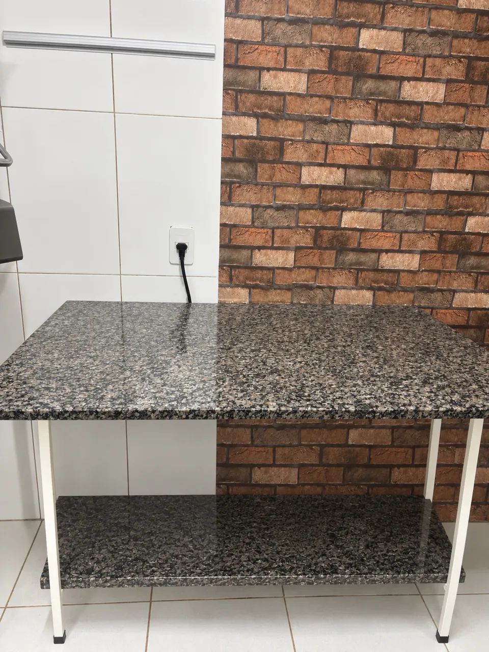 Mesa de Pedra em perfeito estado