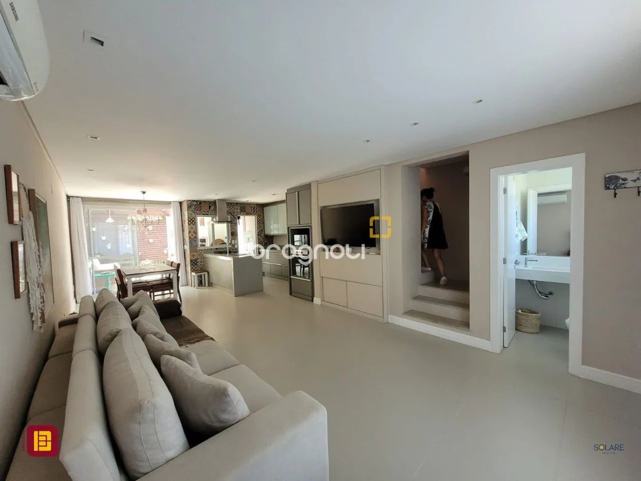 Casa de 3 dormitórios (1 suítes) e 2 vagas