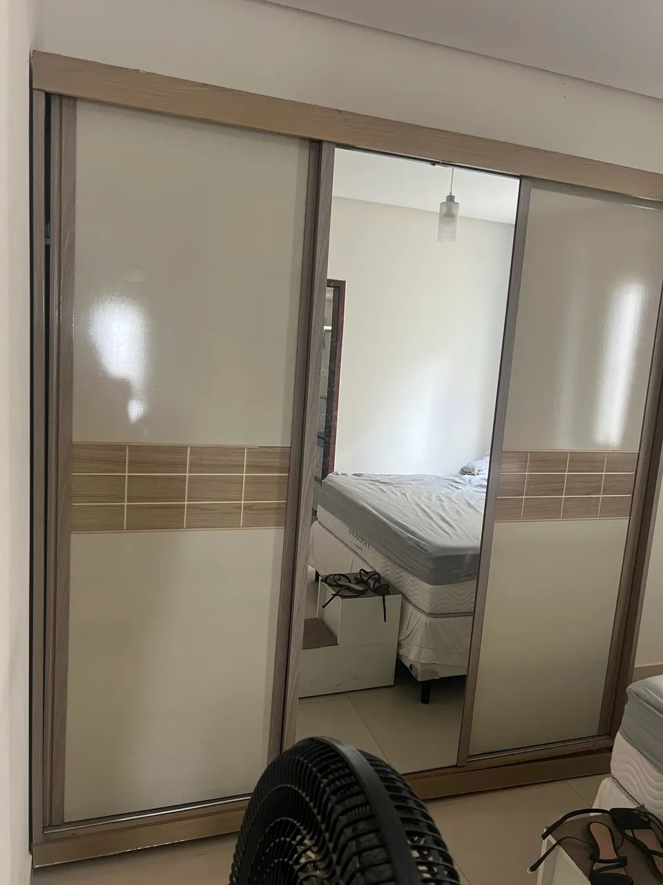 Guarda roupa 3 portas com espelho  - Foto 3