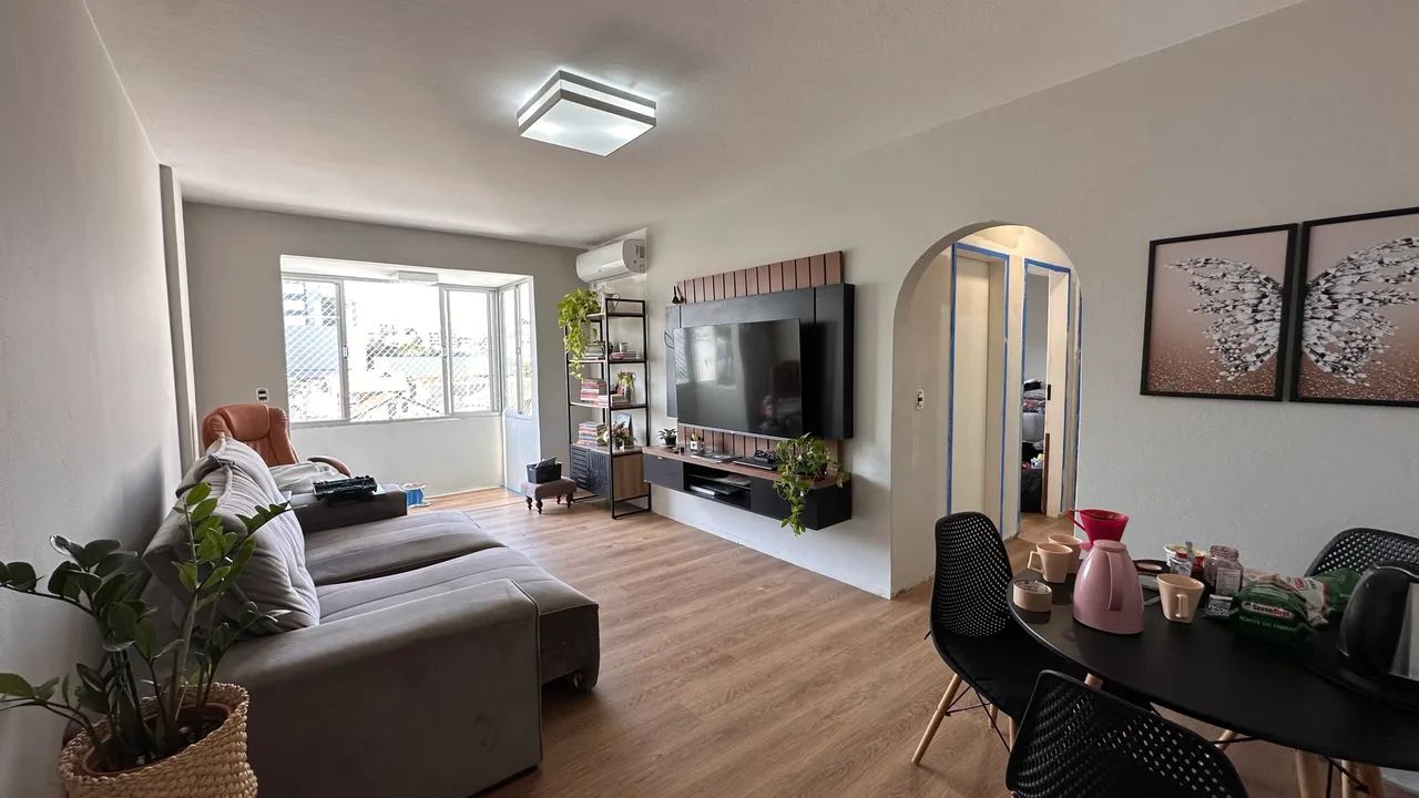 Alugo quarto próximo ao Angeloni