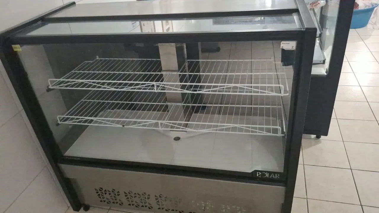 EXPOSITOR DE TORTA GELADA