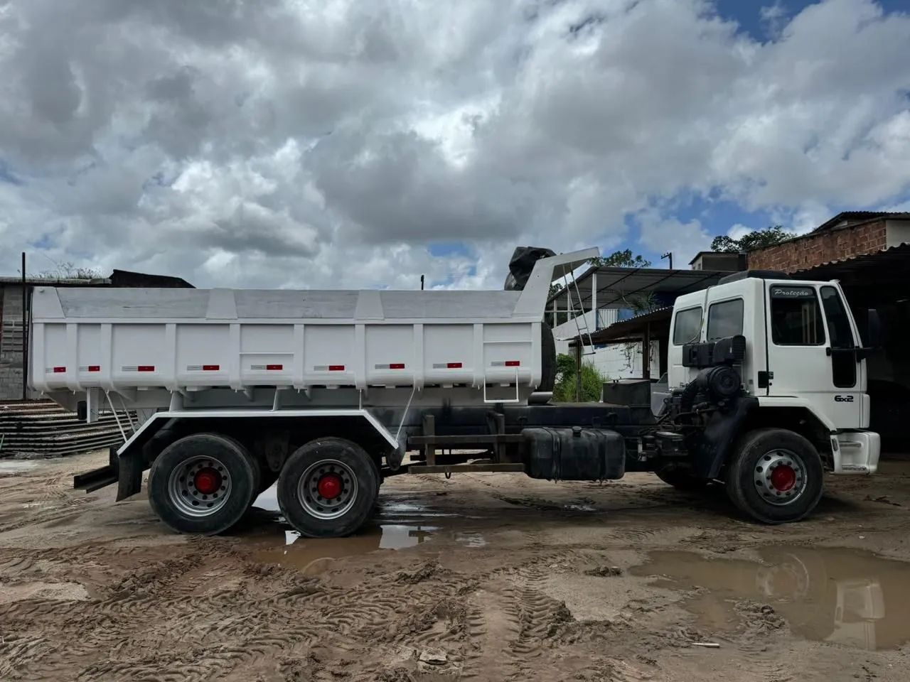 Caminhão Caçamba focargo 2422 - Foto 4