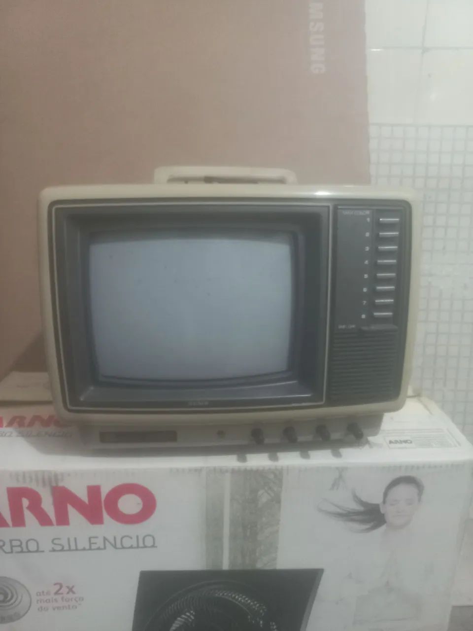 Vendo TV semp  retro  - Foto 4