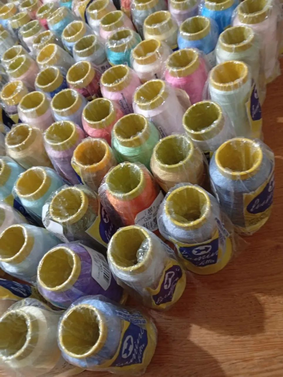 Lote com 87 Linhas de Bordado Setta Lumina.  - Foto 3