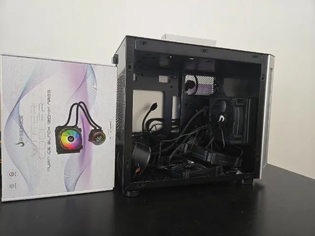 Gabinete Lian Li TU150 + WC + Kit Fans