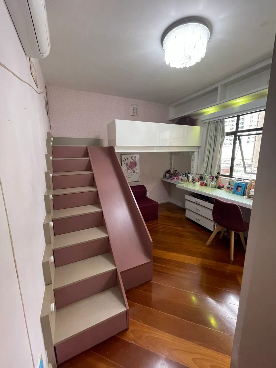     Quarto Infantil Planejado Completo com Cama Elevada, Escorregador e Escada-Gaveta