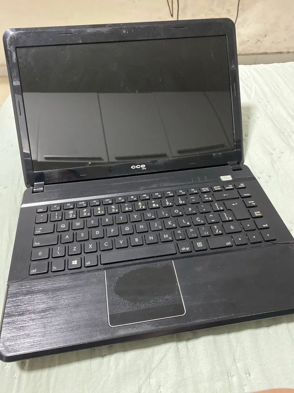 VENDO: Notebook quebrado - para reaproveitar peças