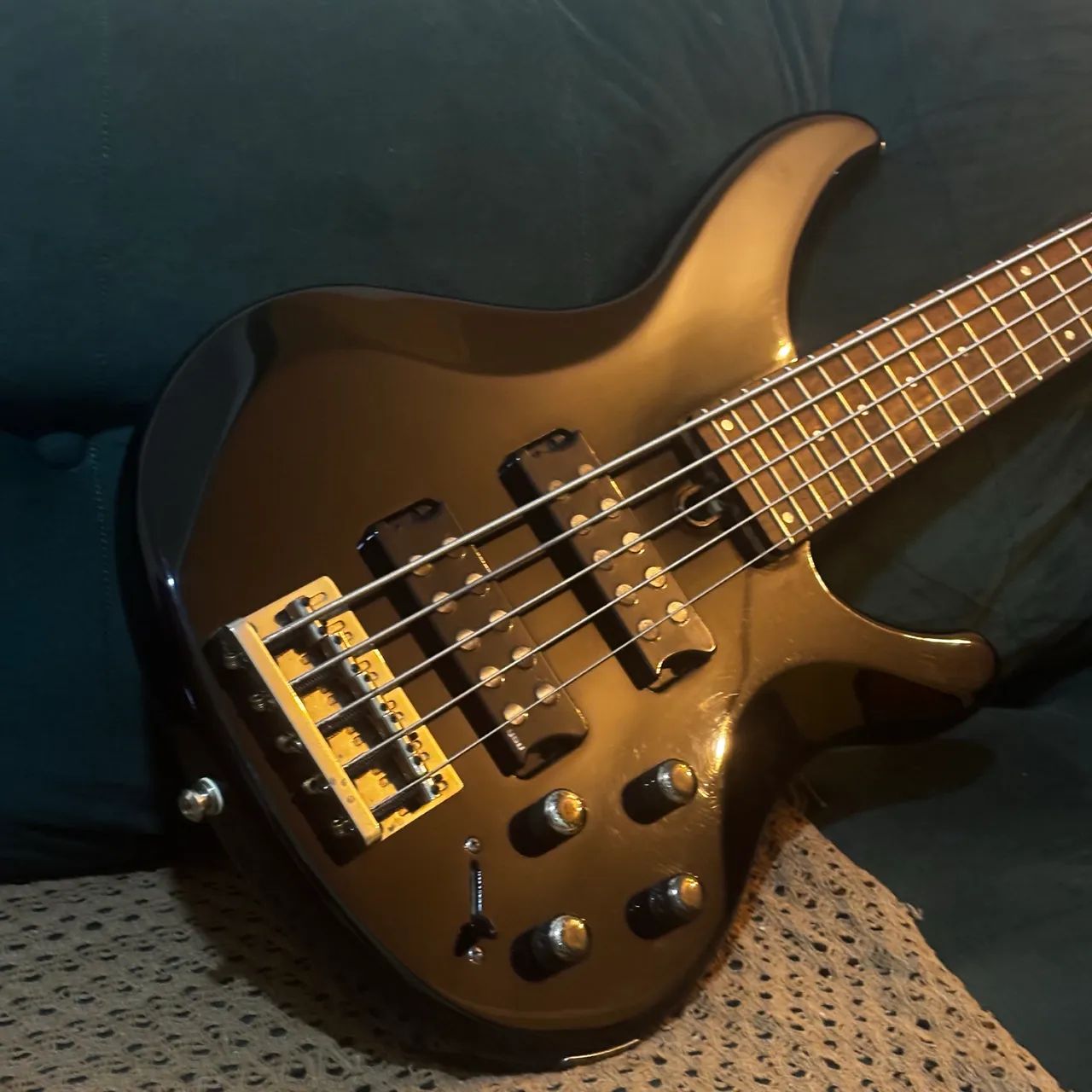 Baixo Yamaha TRBX 305 Black