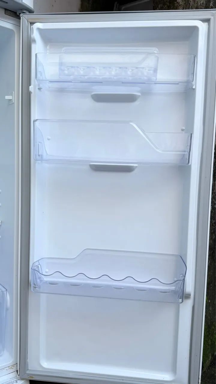 Geladeira em estado de nova - Foto 2