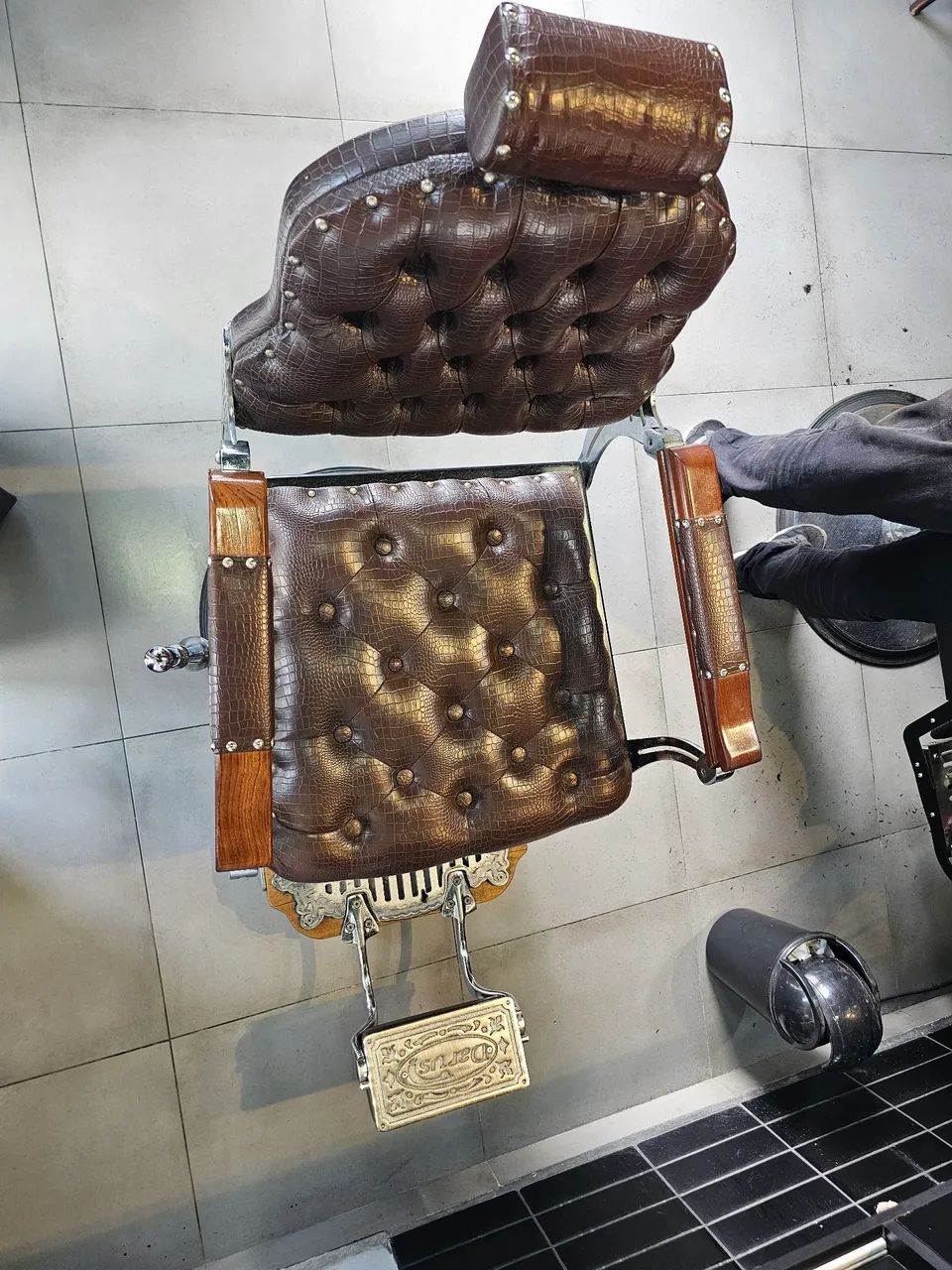 Cadeira de barbeiro - Foto 2