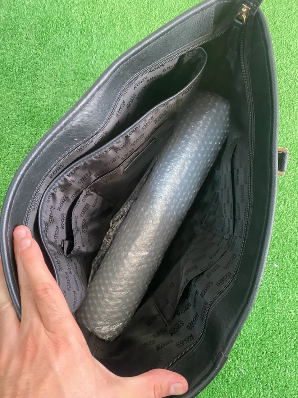 Bolsa Michael kors tota jet orginal  - Foto 2