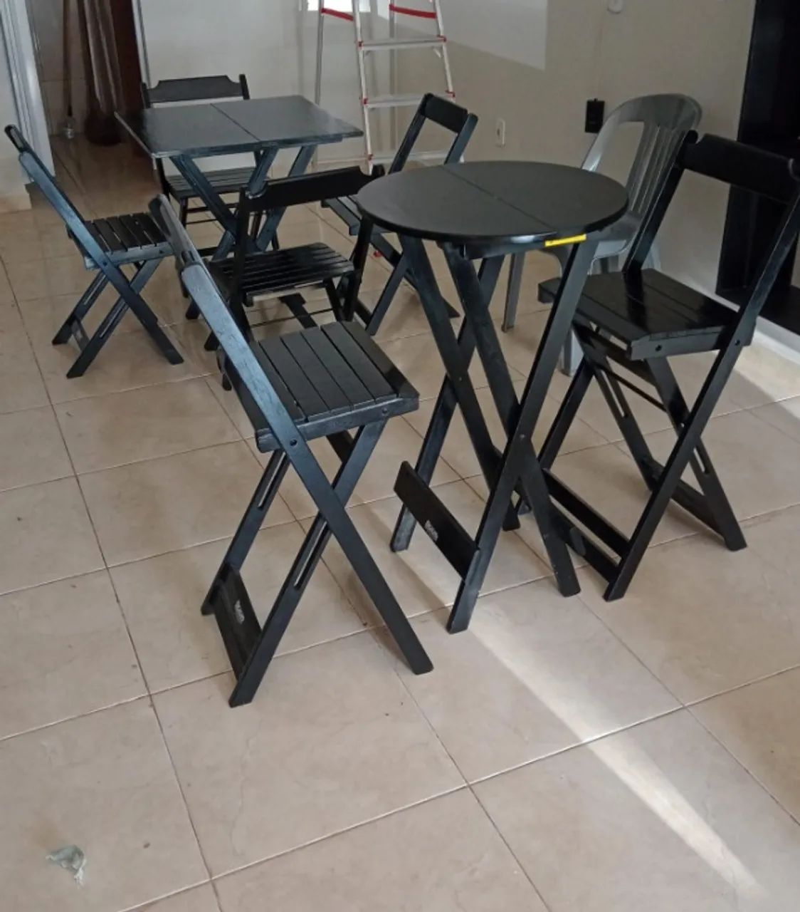 JOGO DE MESAS E CADEIRA BISTRO COR PRETA