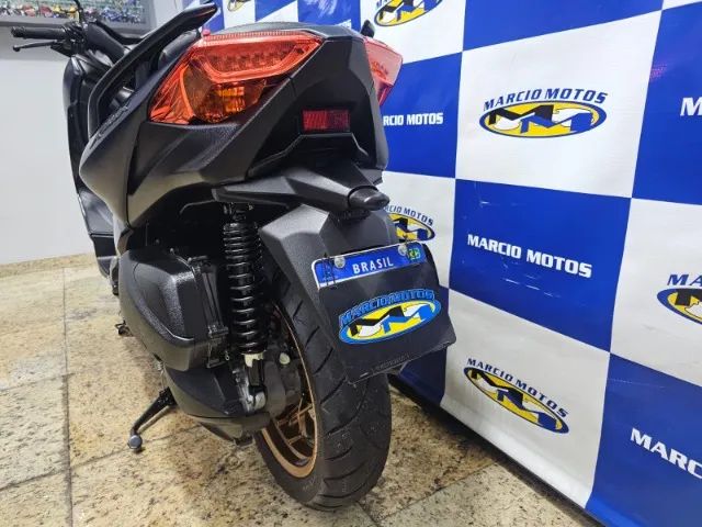 YAMAHA XMAX 250 23/24 - Foto 3