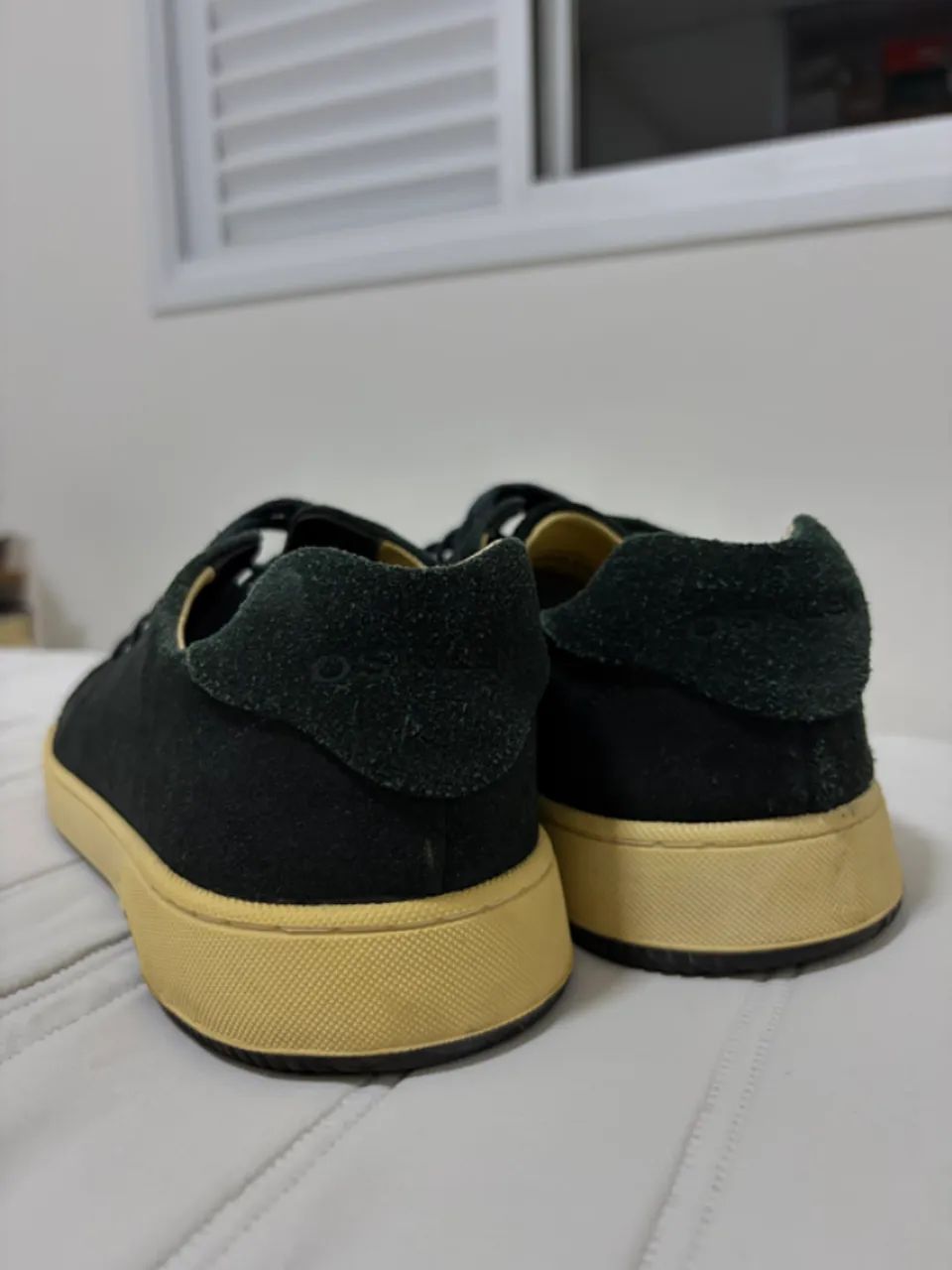 tenis osklen soho camurça e couro preto - Foto 2
