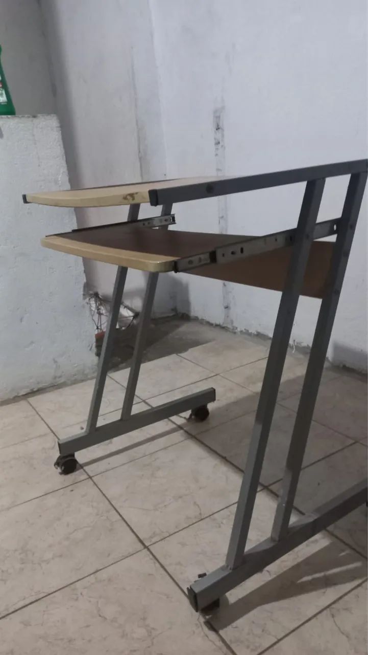 Mesa para computador/escritório com bandeja para teclado - Foto 3
