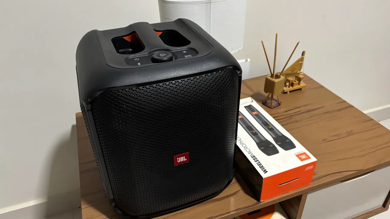 JBL Party Box com microfone 