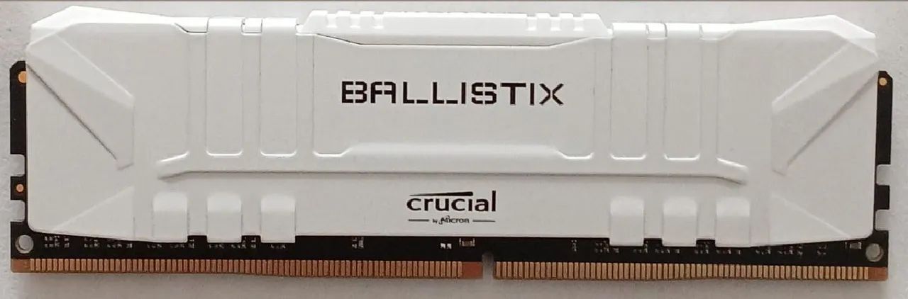 Memória RAM Crucial Ballistix, 8GB, DDR4, 3000MHz, CL15, Branco - BL8G30C15U4W