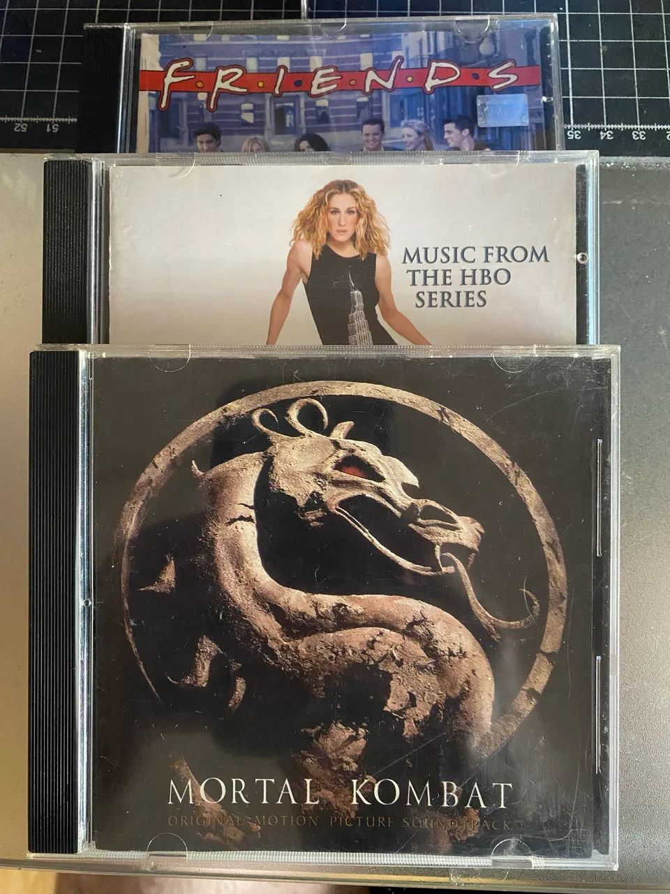 CD trilha sonora Mortal Kombat + brindes 