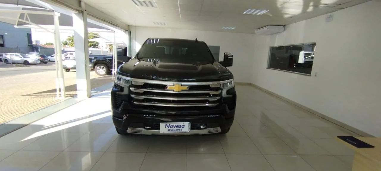 Chevrolet Silverado Silverado High Country 5.3 V8 AWD Aut. 2025