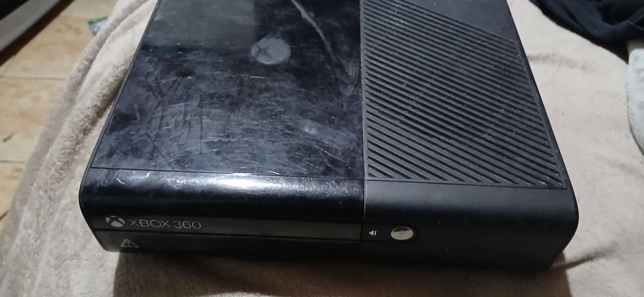 Xbox 360 E 500GB - Foto 4