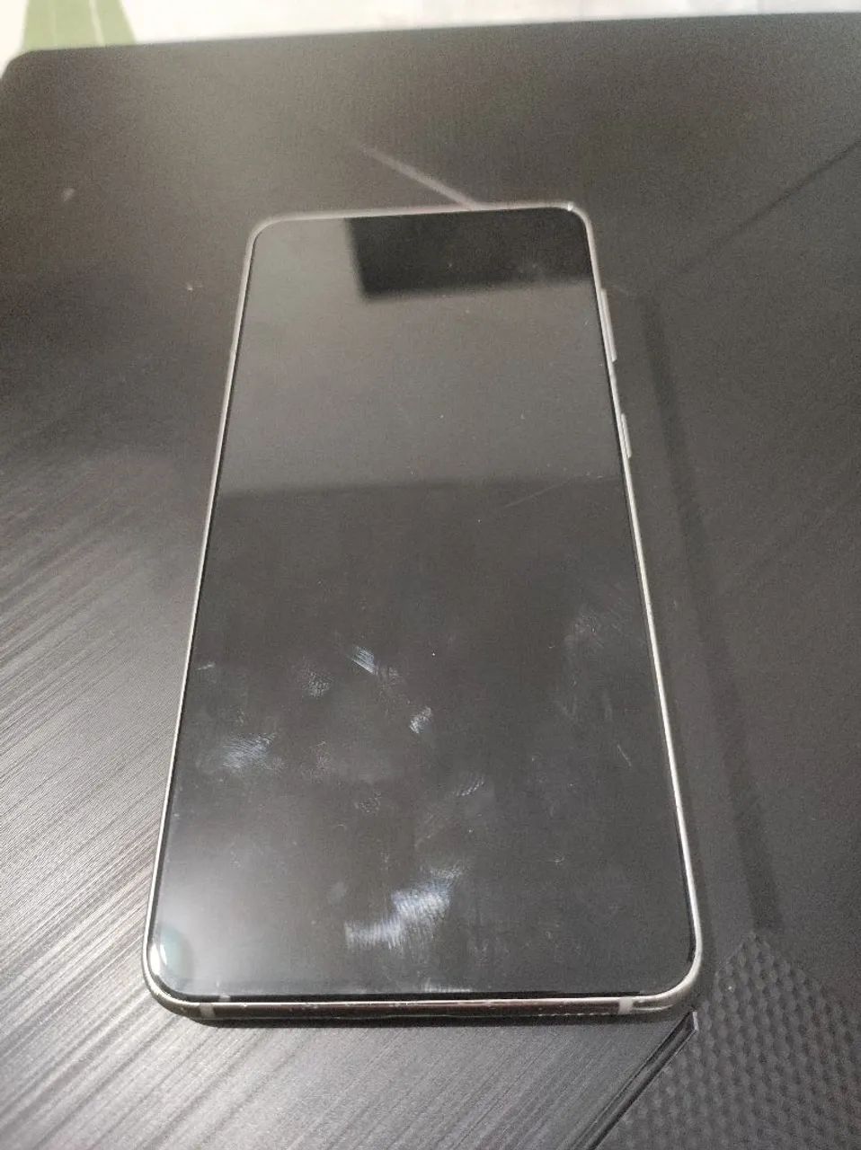Galaxy S21 (Todo funcionando. Tela com Listras)