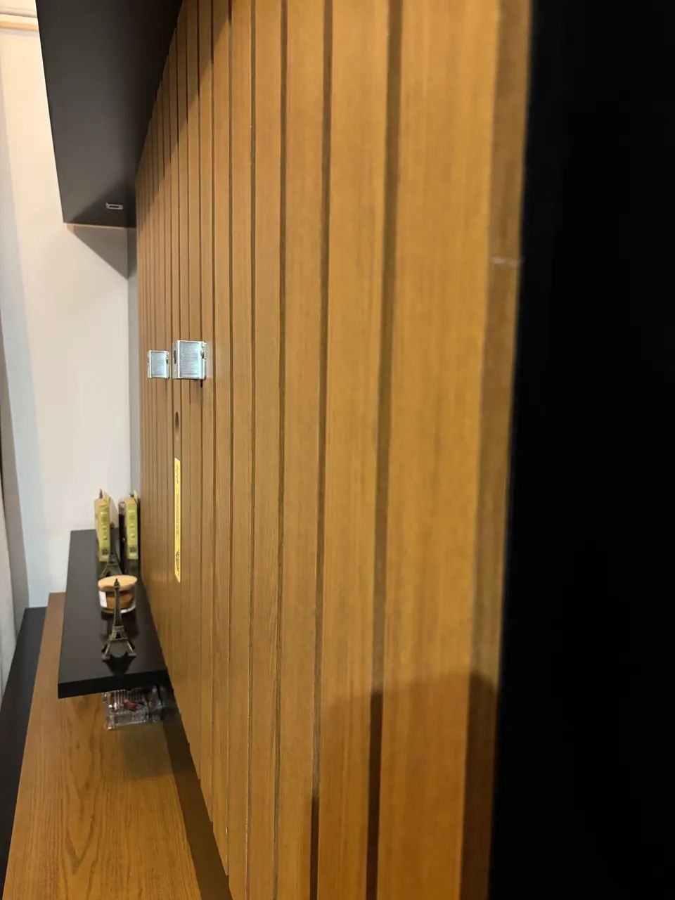 Hack para TV com Gavetas e Ripado - Foto 4