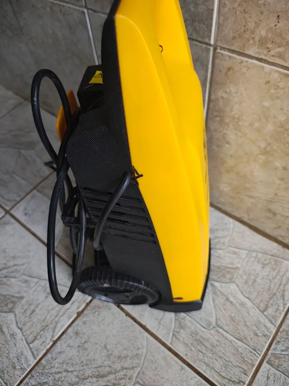 Lavadora alta pressão Eletrolux lava jato nova nunca usada - Foto 4