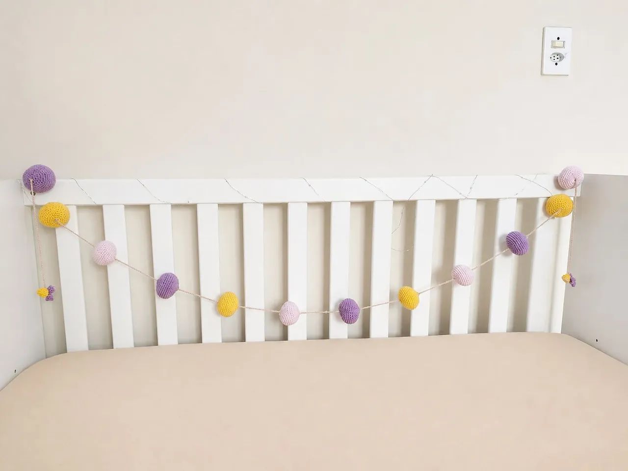 Varal decorativo para cama Montessori ou berço 