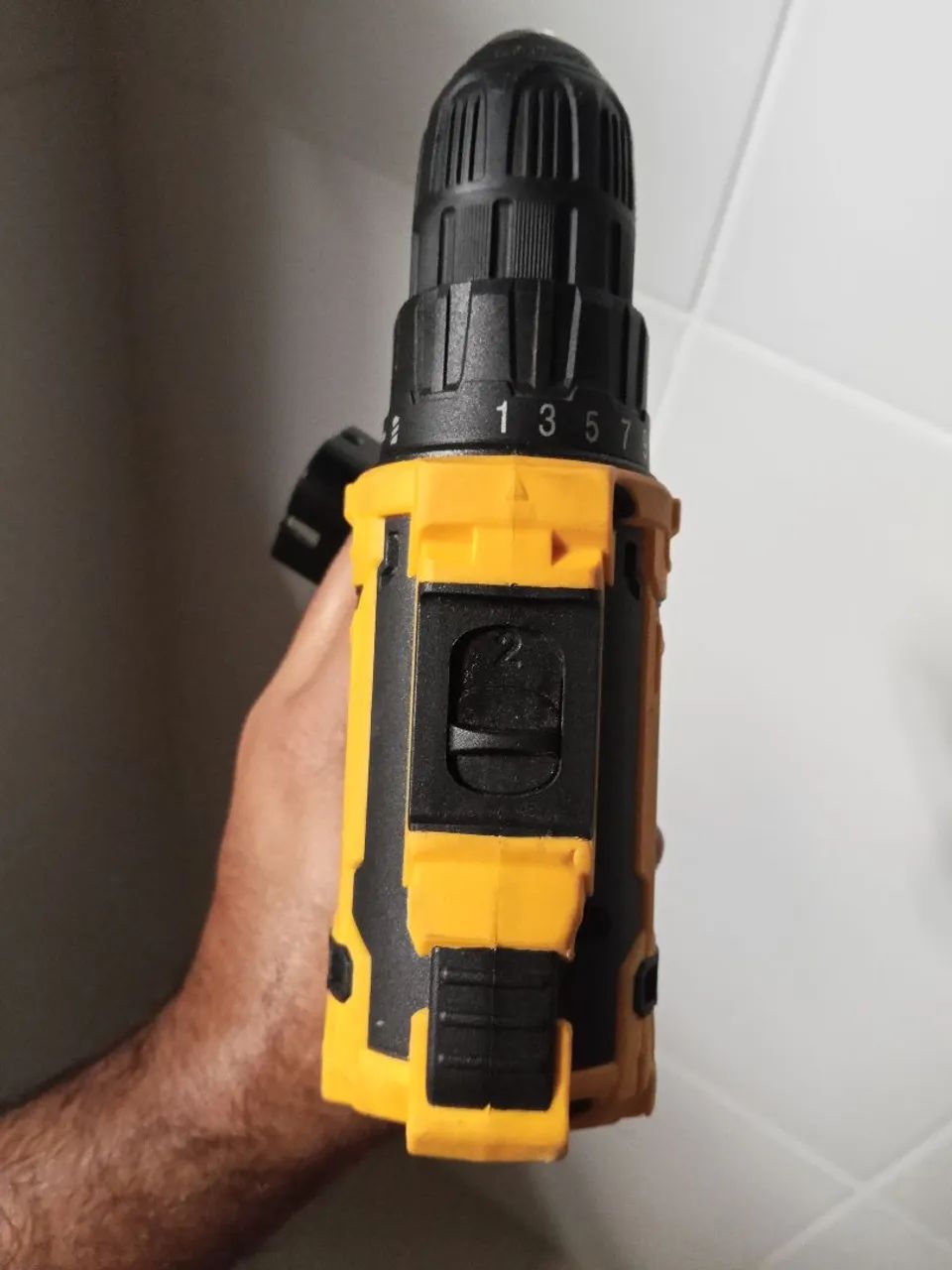 Parafusadeira/Furadeira à Bateria - Foto 3