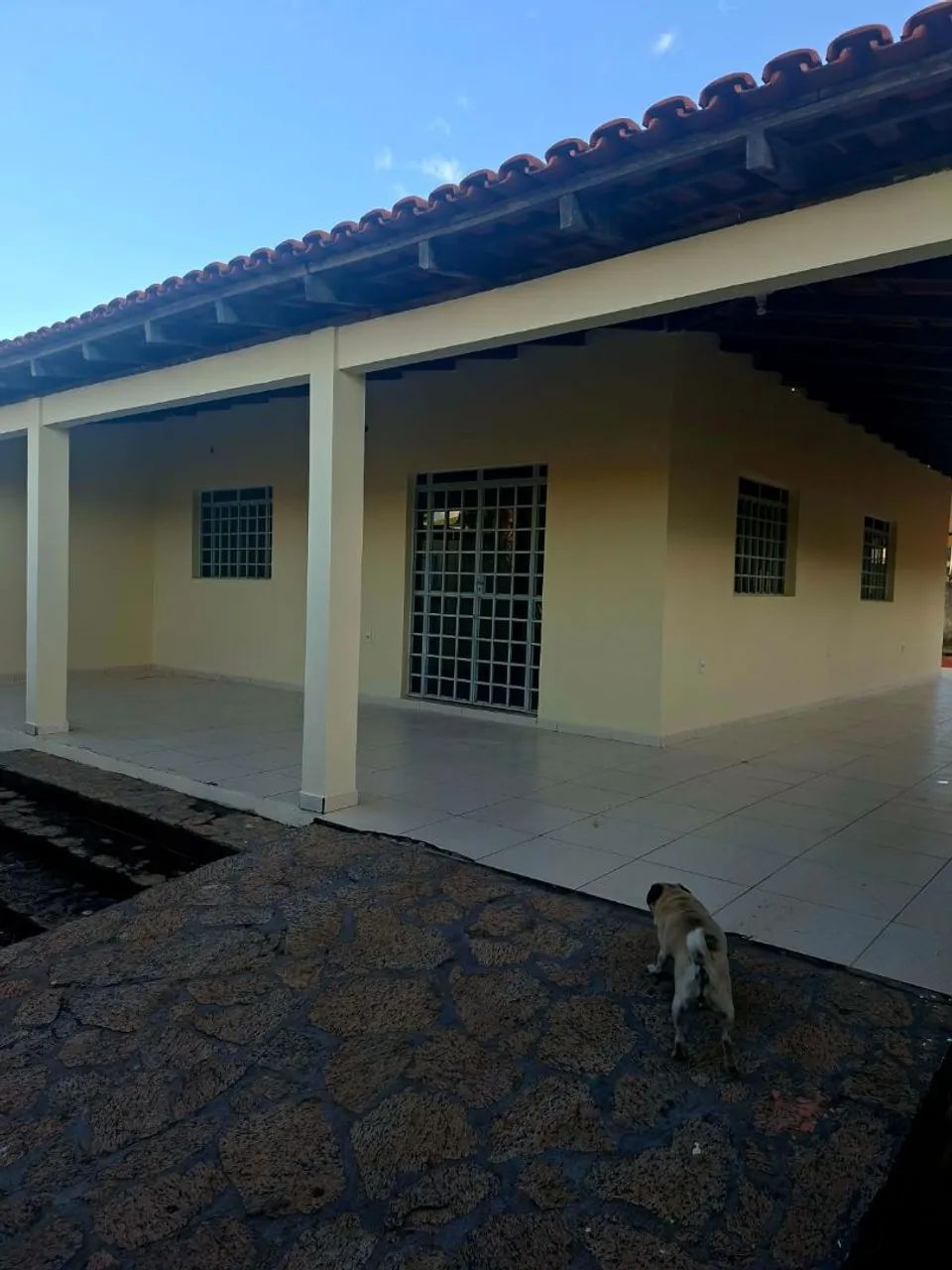 Casa em  avenida no bairro Paraviana