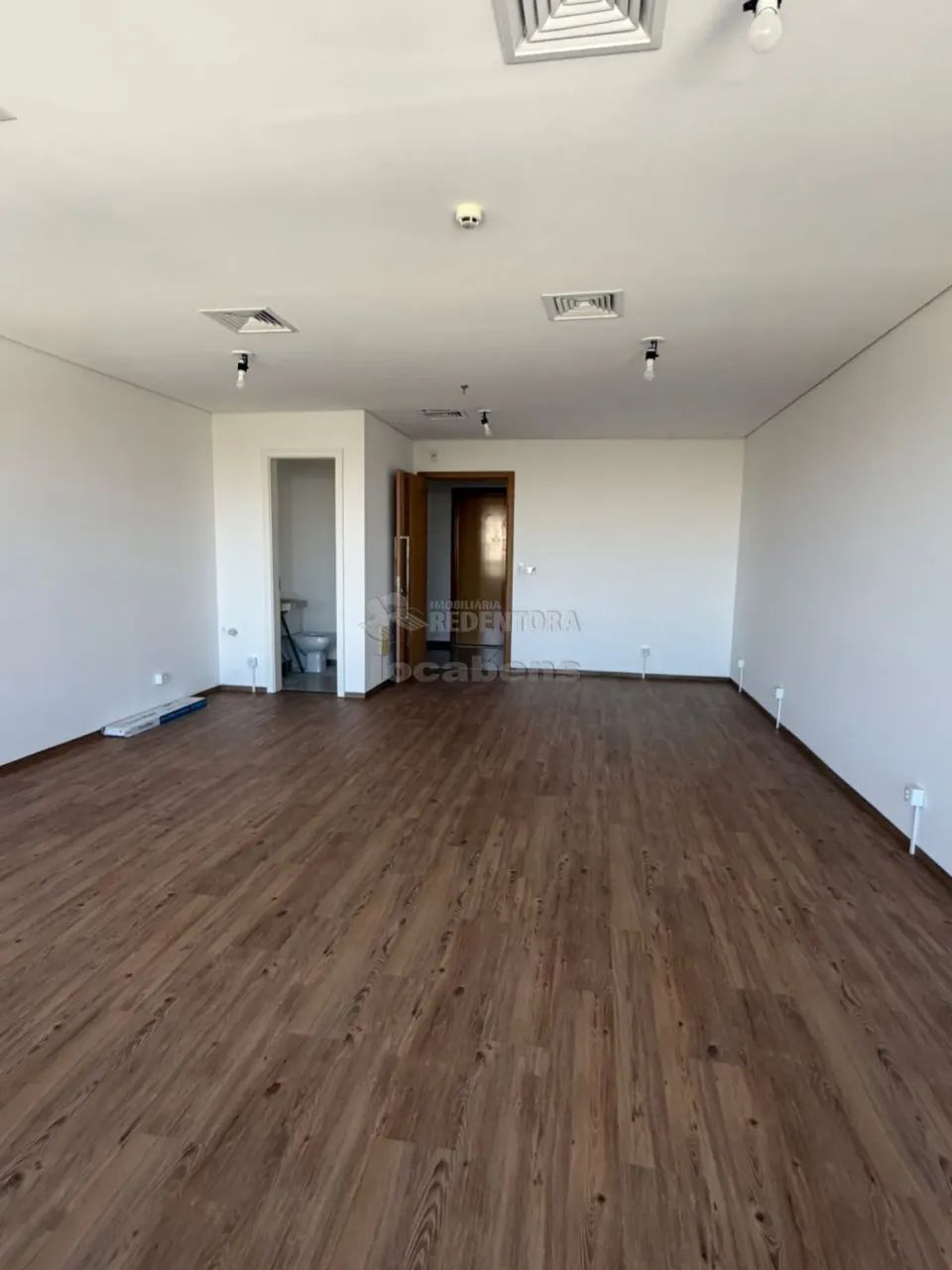 Sala comercial - Navarro Building