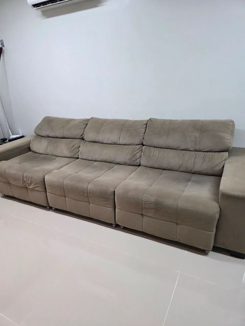 Sofá grande retrátil e reclinável