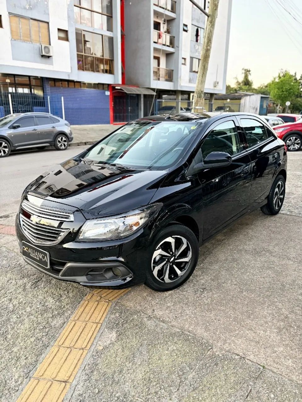 Chevrolet Onix ONIX HATCH LT 1.4 8V FlexPower 5p Mec. 2013