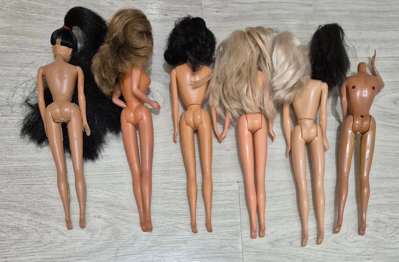 Lote com 6 bonecas vintage similares à Barbie  - Foto 2