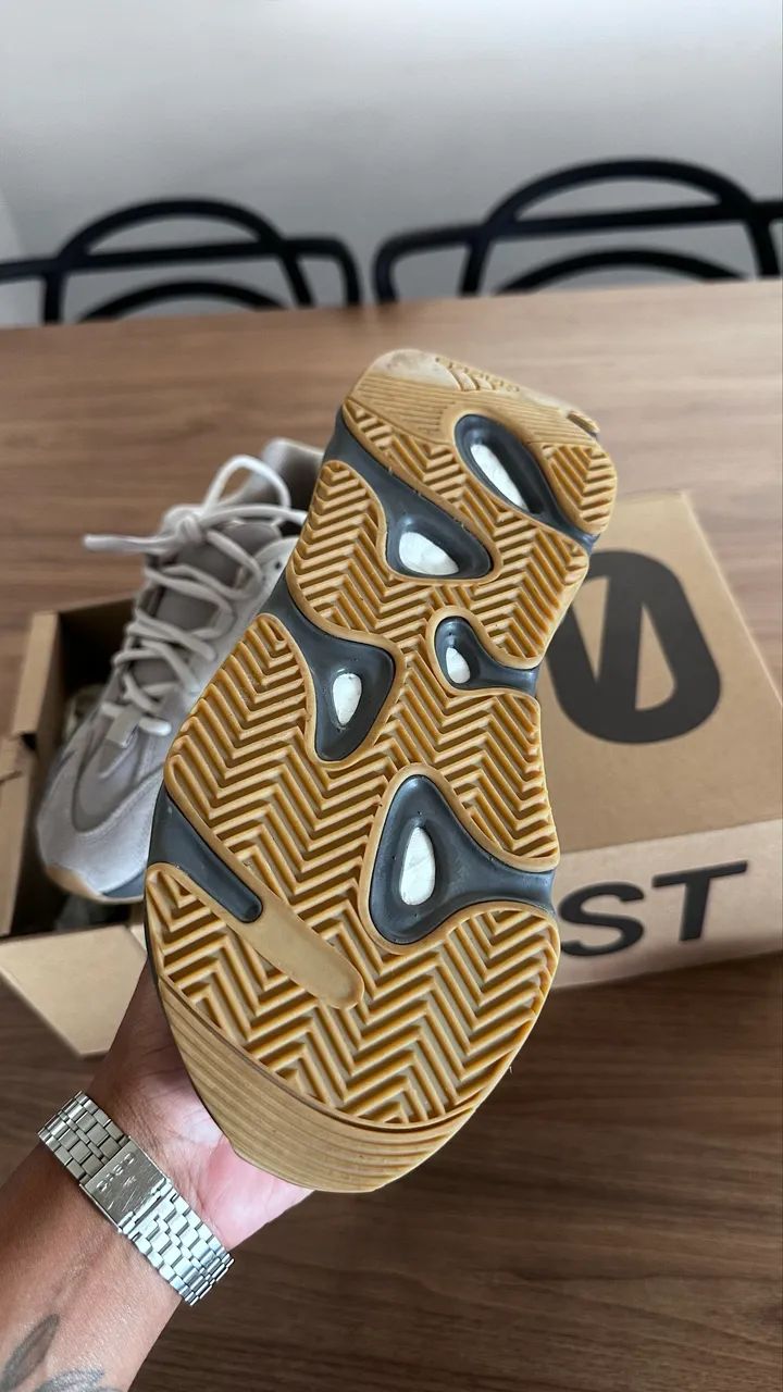 Yezzy 700 v2 original 