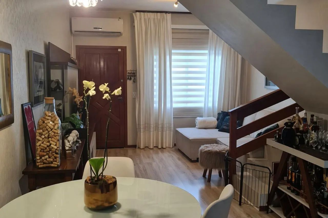 Casa Sobrado com 2 quartos à venda de 138m2, no Real Parque, São José